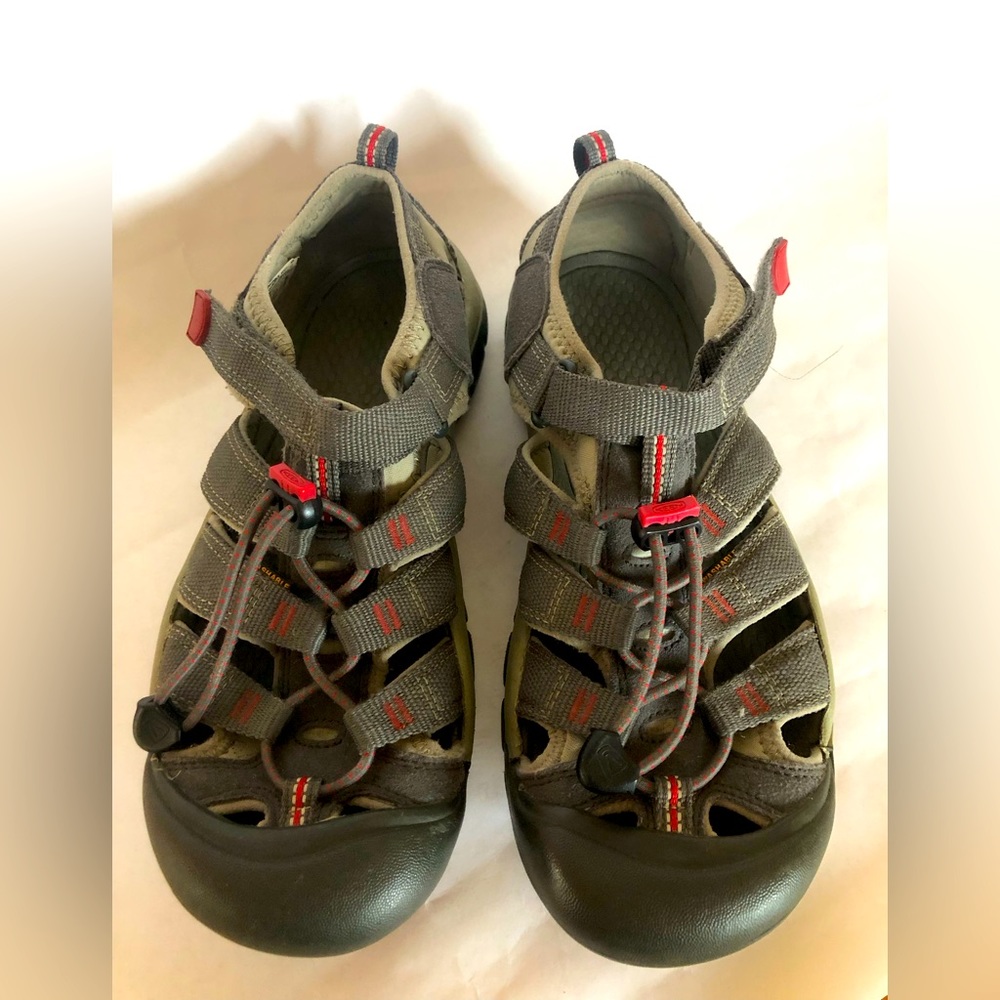 KEEN Newport Hydro Sandals Gray/Red Waterproof‎ Sport sz 6 US 38EU MEN's.